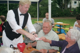 Hochzeit-Künstler Frankfurt mit Tischzauberei